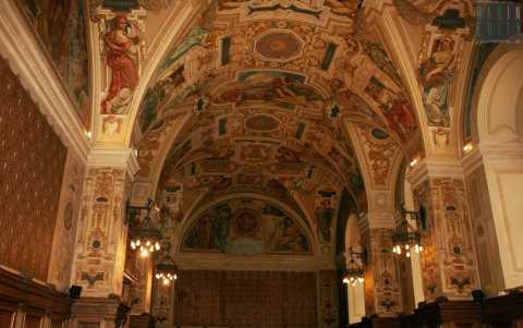 Sfarzosi saloni, eleganti aule e un tripudio di affreschi:  il "nascosto" Ateneo di Bari